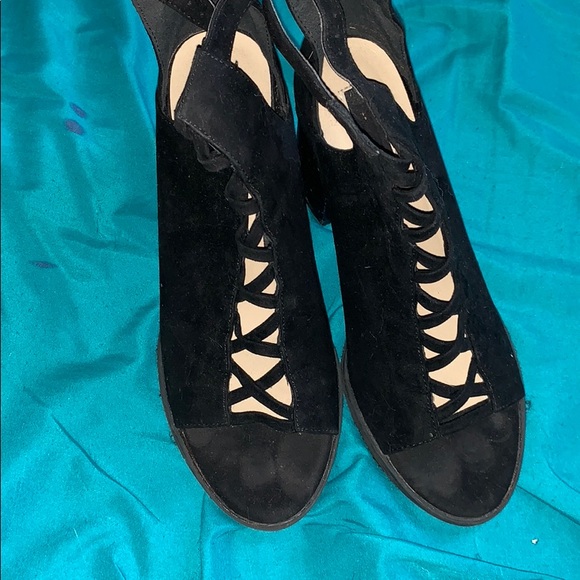 Open toe heels! - Picture 1 of 2